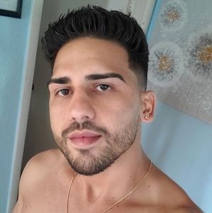 Meet your Posher, Cesar miguel